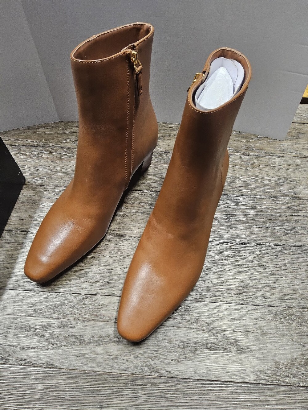 NWOT Lauren Ralph Lauren Size 9 Tan Leather Ankle Zip Boots - Picture 3 of 11